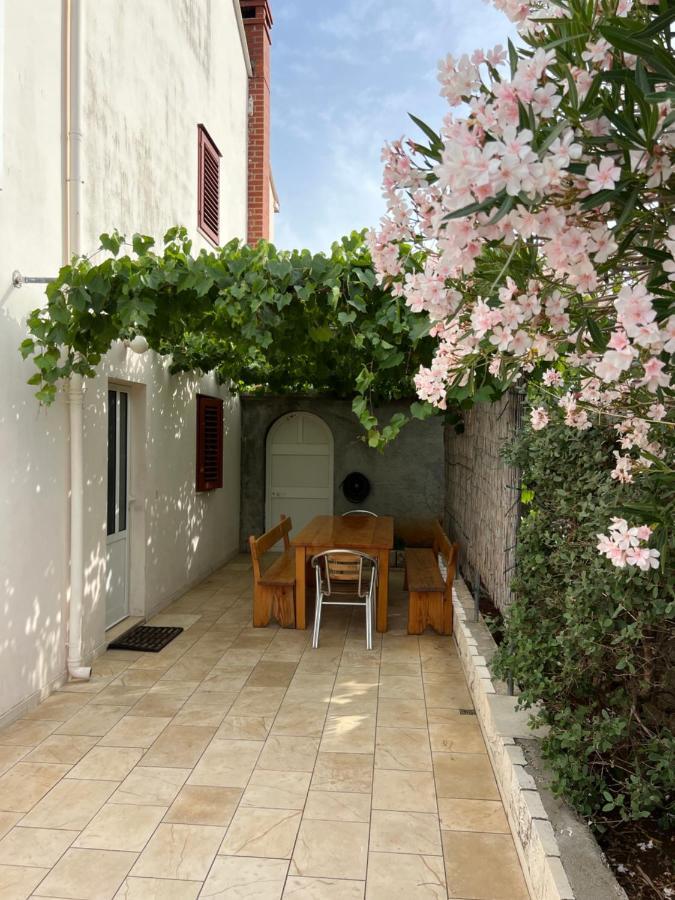 Apartmani Tonko Рачишче Экстерьер фото